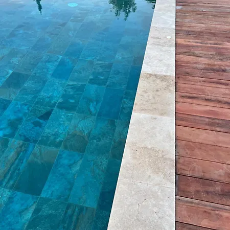 Le Clos De L'Oliveraie - Appartements De Charme Avec Piscine Proche D'Uzes Sanilhac-et-Sagries Exterior photo