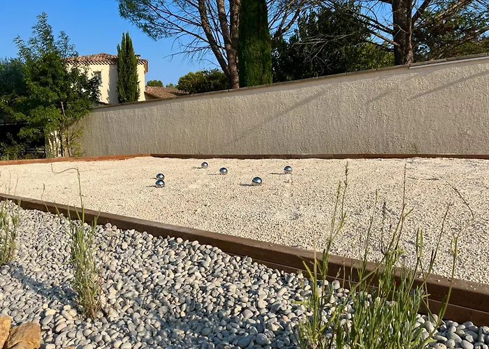 Le Clos De L\'Oliveraie - Appartements De Charme Avec Piscine Proche D\'Uzes
