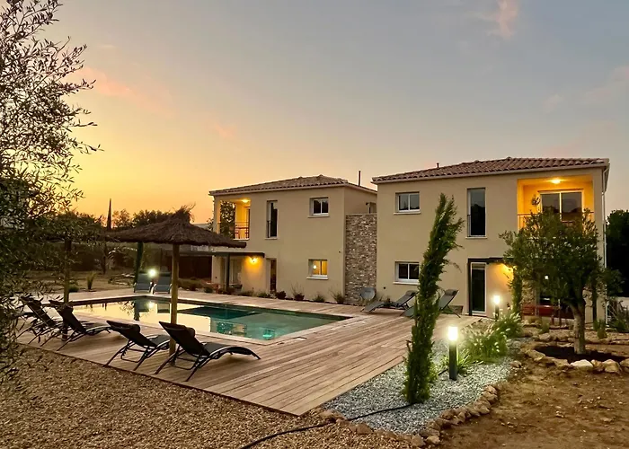 Le Clos De L\'Oliveraie - Appartements De Charme Avec Piscine Proche D\'Uzes