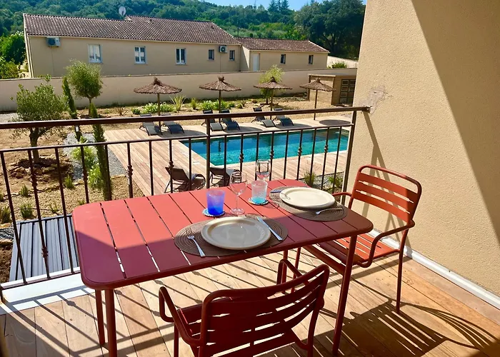 Le Clos De L\'Oliveraie - Appartements De Charme Avec Piscine Proche D\'Uzes